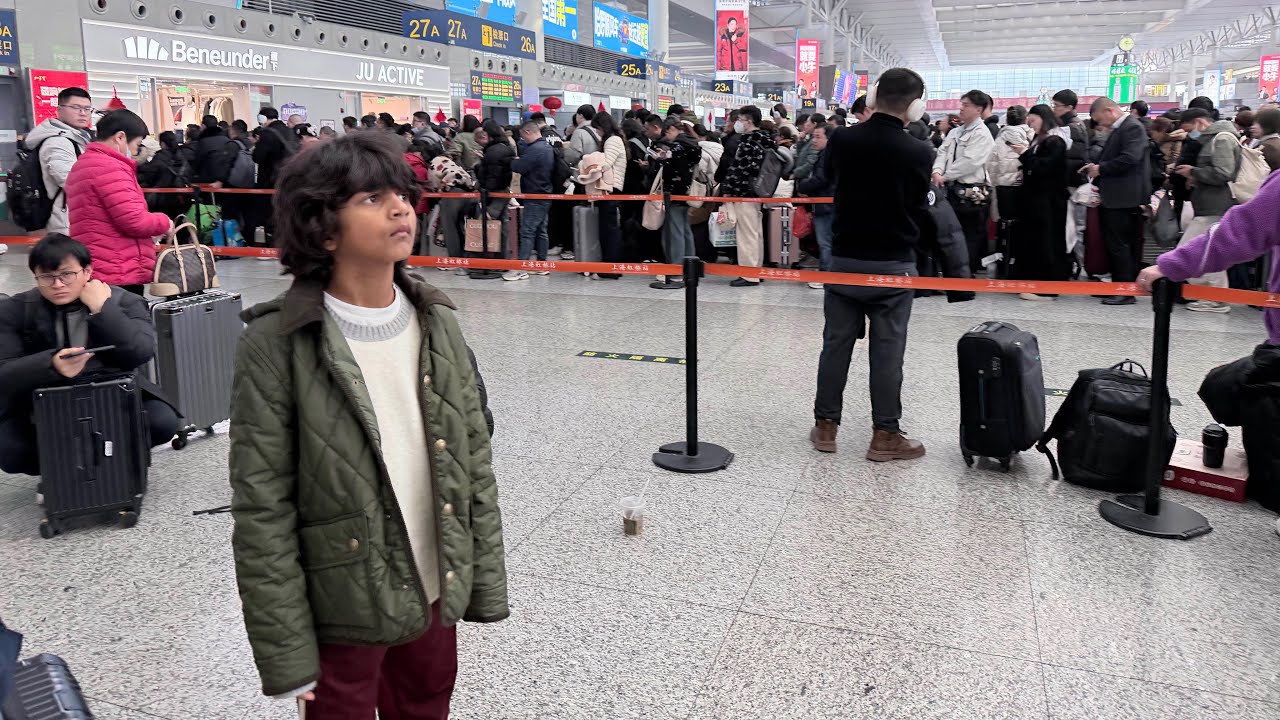 Shanghai Hongqiao Station and Hangzhou