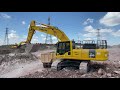 KomatsuPC400LC Excavator Dolğu Taşı Yüklüyor