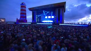 Video voorbeeld van "BLØF - Klaar Voor (Live op Concert at SEA 2014)"