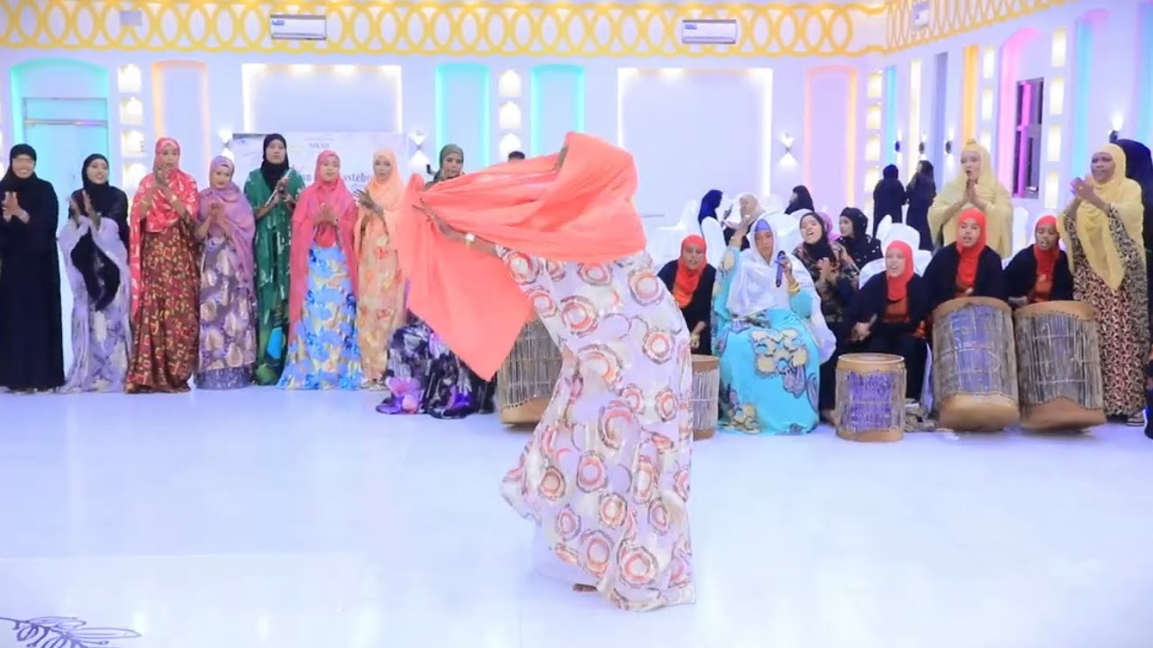 BURAANBUR MURUSADE & MAJERTEN - AROOS ISXAMBAAR AH