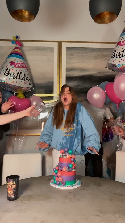 Happy Birthday to me 😂😳😳 note to self: put your hair up when blowing out candles…. #birthday