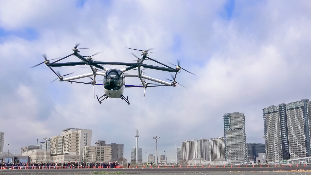 SkyDrive、東京での空飛ぶクルマ初デモフライトに成功 - ドローン