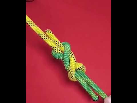 Yalangoch BDSM Yosh qiz ozini videoga tushirmoqda