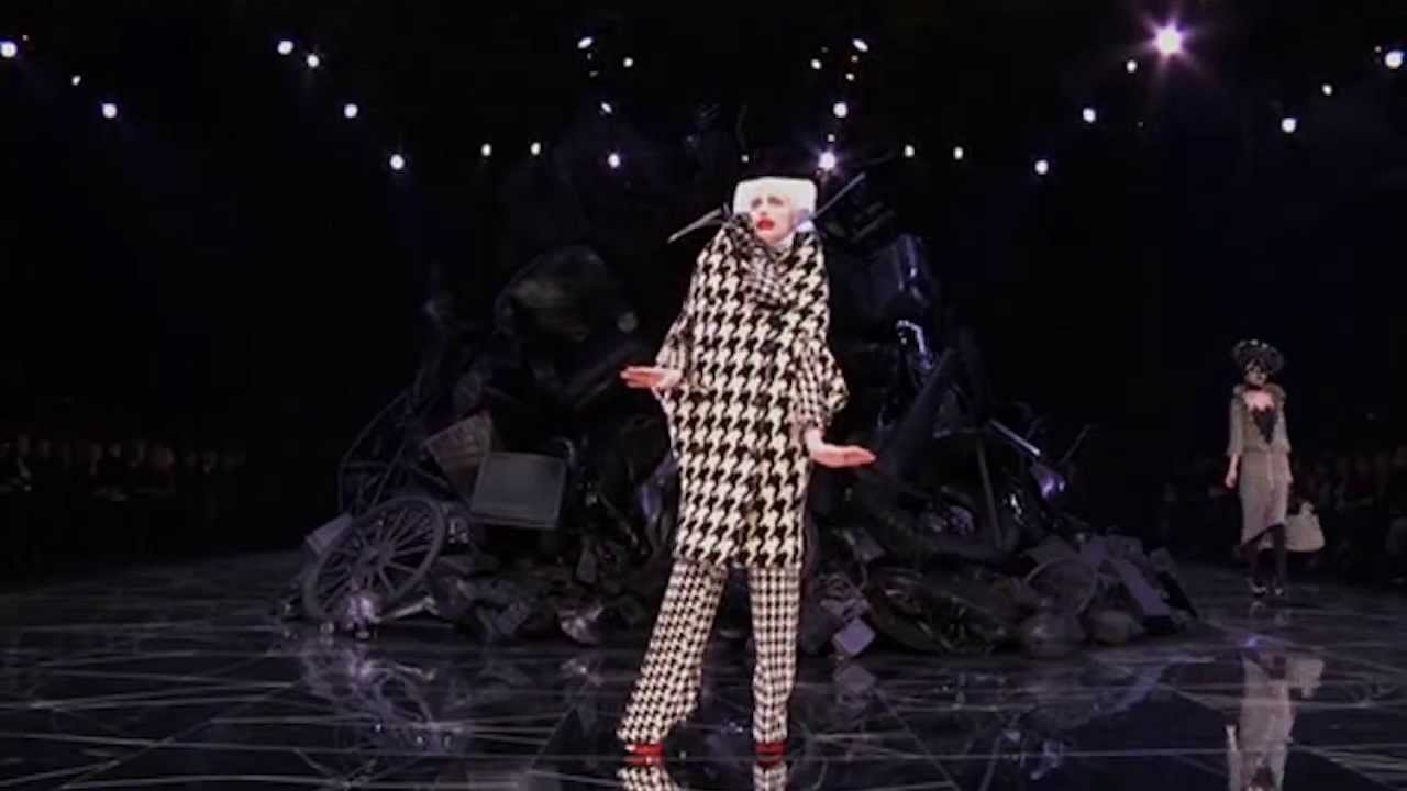 alexander mcqueen women s fall 2009 runway show re scored