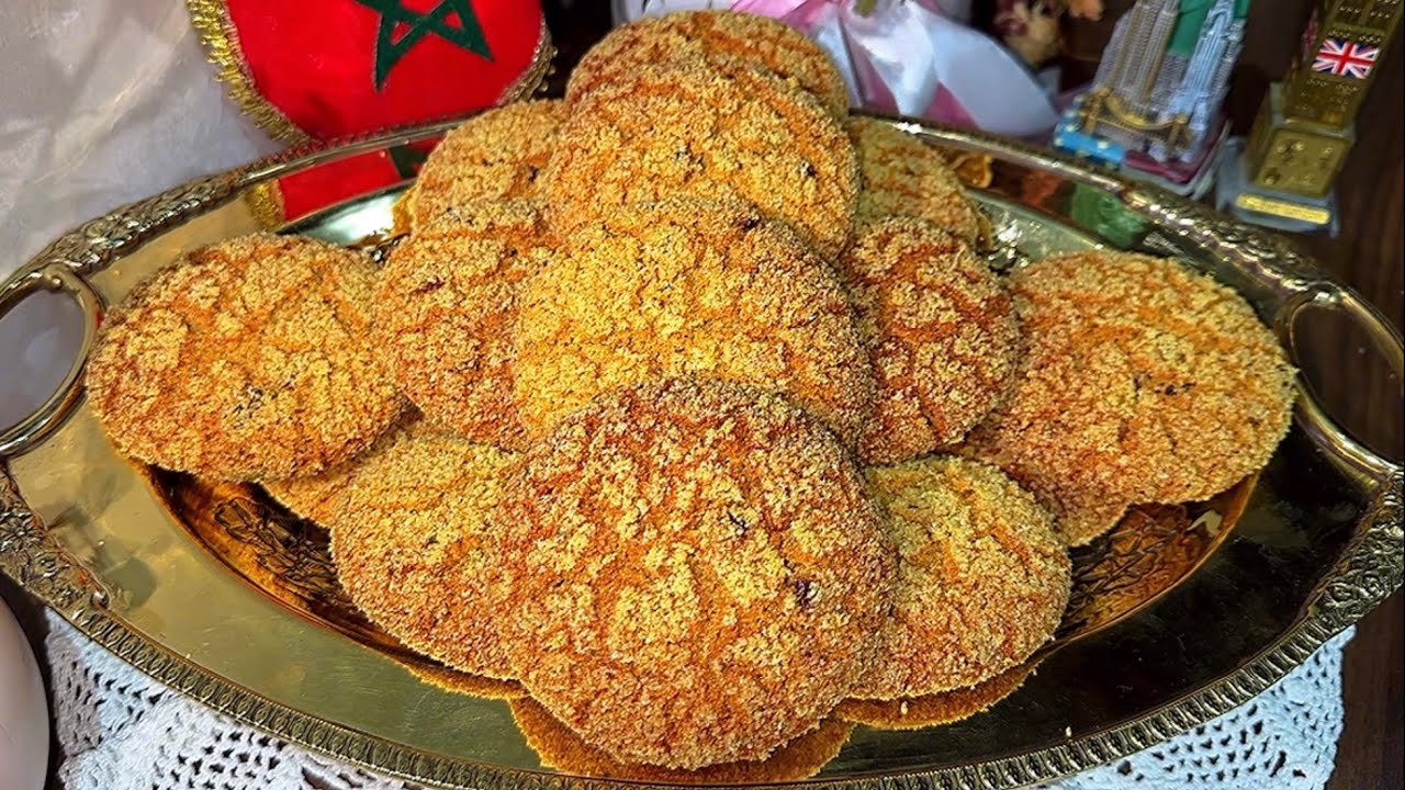 لجديد فالسفة المغربية على شكل حريشات منسمين ومقومين بريحة وبنة السفة مقرمشين من بره ومرملين من داخل