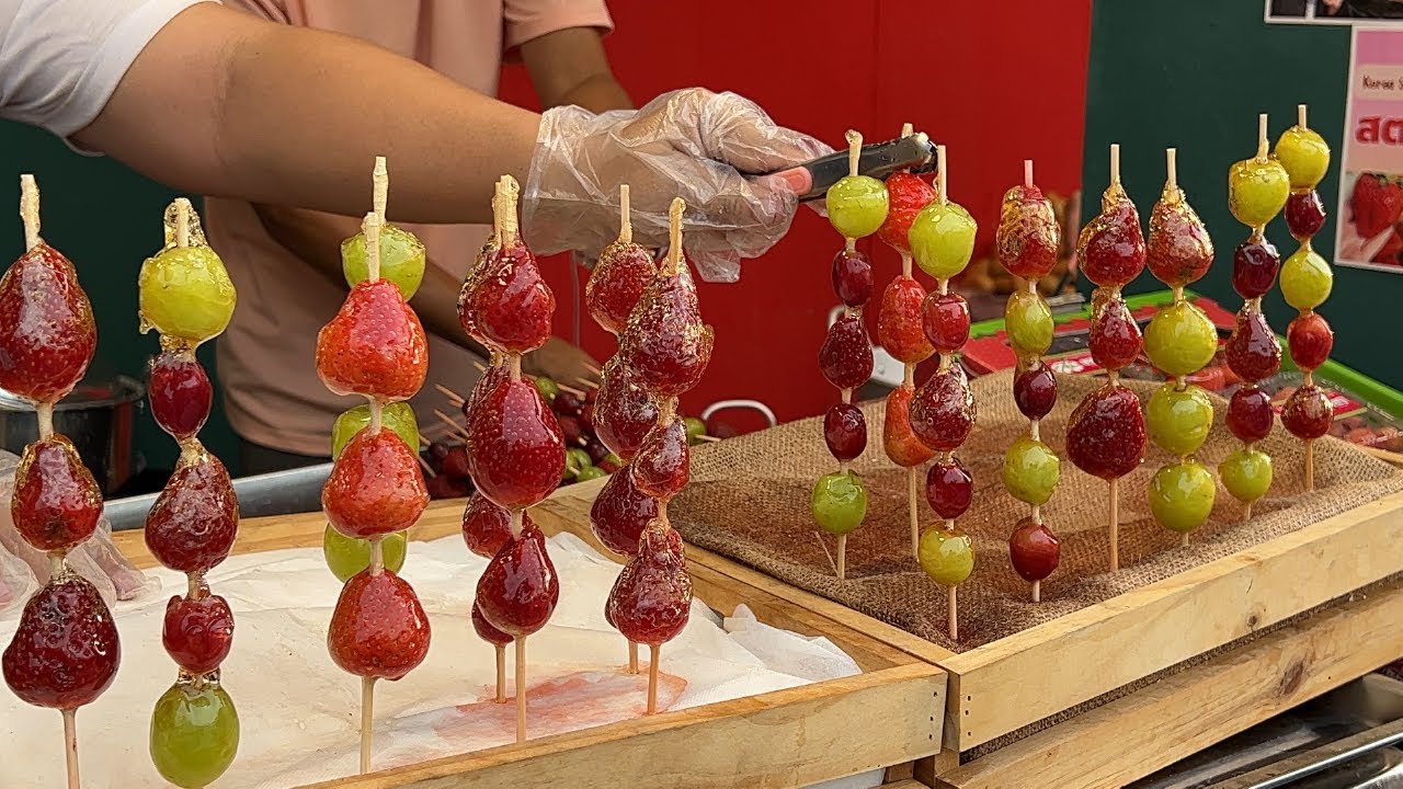 Food tour at Thai local market, Bangkok.