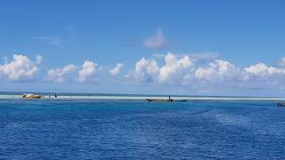 Ajaib ada pasir di tengah laut !!