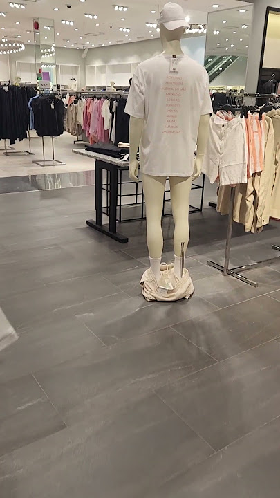 2 naked men in the shopping center😄,#funny #cute #laugh #funnyvideo #instagood #instagram