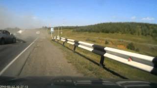 Авария на мамадышской трассе - машина перевернулась.(подпишись http://www.youtube.com/user/Populyarvideofrish., 2012-07-14T08:46:52.000Z)