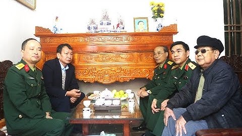 VIDEO: Thiếu tướng Nguyễn Văn Xuân–Phó Tư lệnh Quân khu 2 tặng quà Tết gia đình chính sách xã Kim Xá