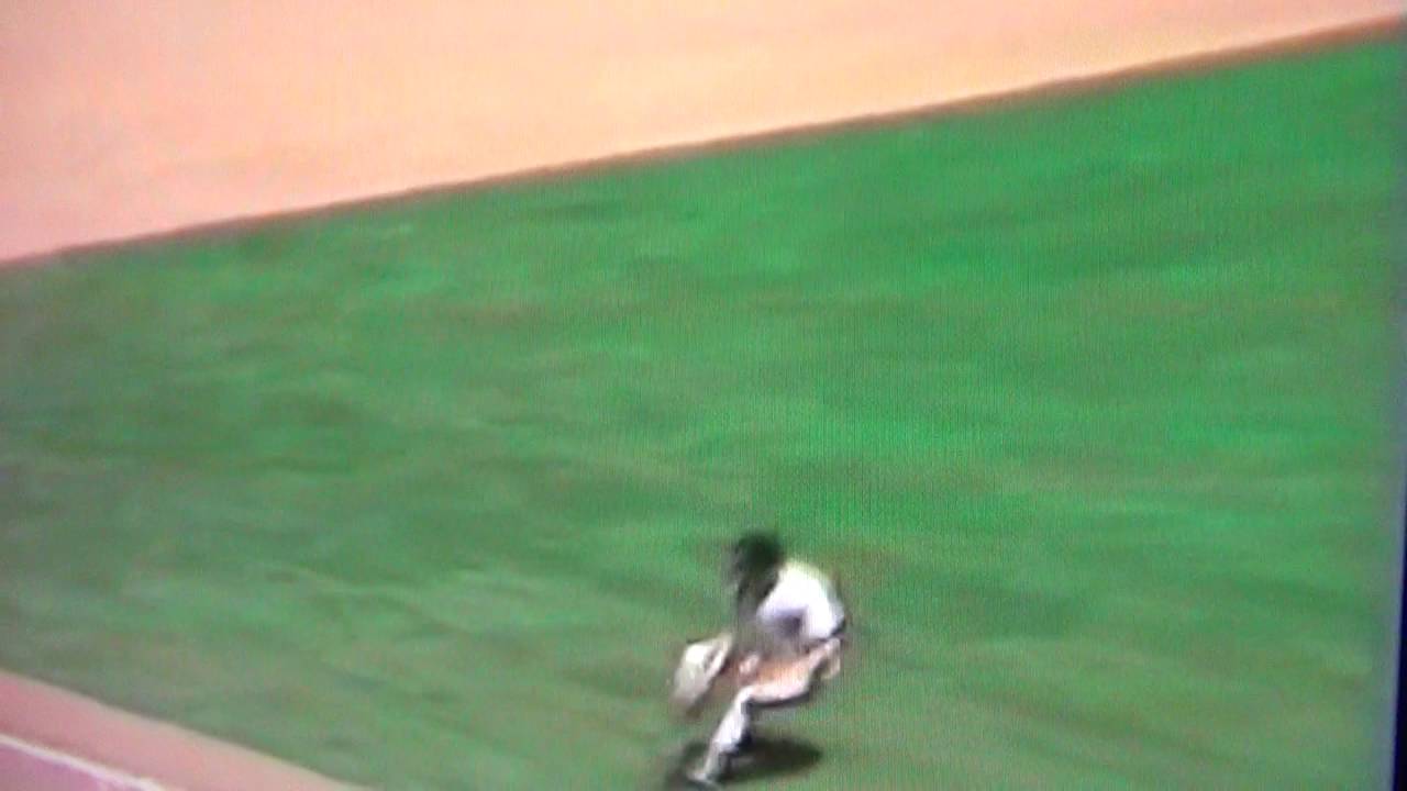 Ron Guidry's Greatest Play! Wow!