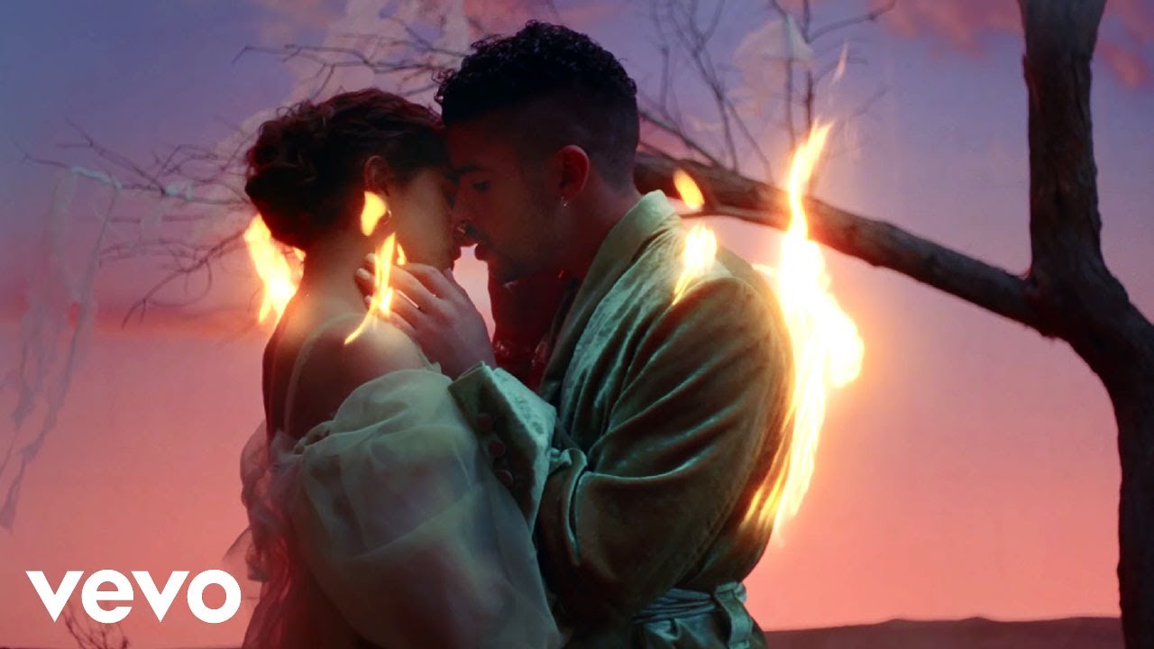 Bad Bunny Haciendo Que Me Amas (Letra Oficial / Lyrics) + Bonus Track