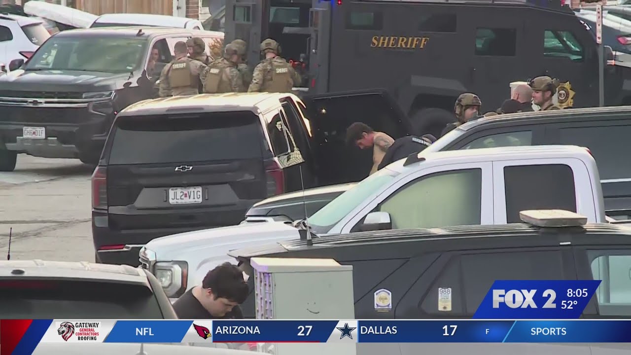 Man surrenders after overnight standoff in Arnold - YouTube