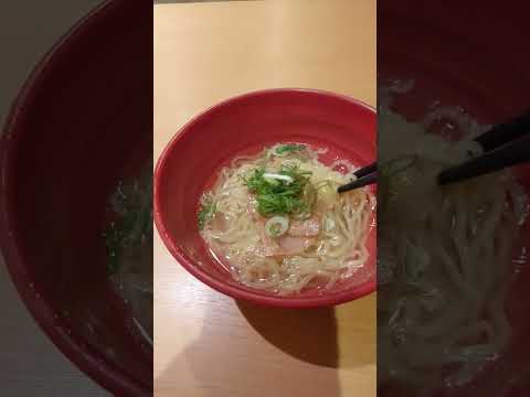 大阪心斎橋橋梁酒店(住宿】The Bridge Hotel：免費調酒。酒。啤酒拉麵吃到飽，按摩椅免投幣也太爽。下午可以逛心齋橋走到道頓堀吃美食買伴手禮#宵夜拉麵好吃