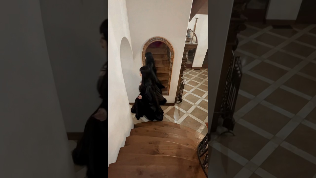 What emoji describes this short best??🧛🏻‍♀️ #gothicstyle #shortscreator