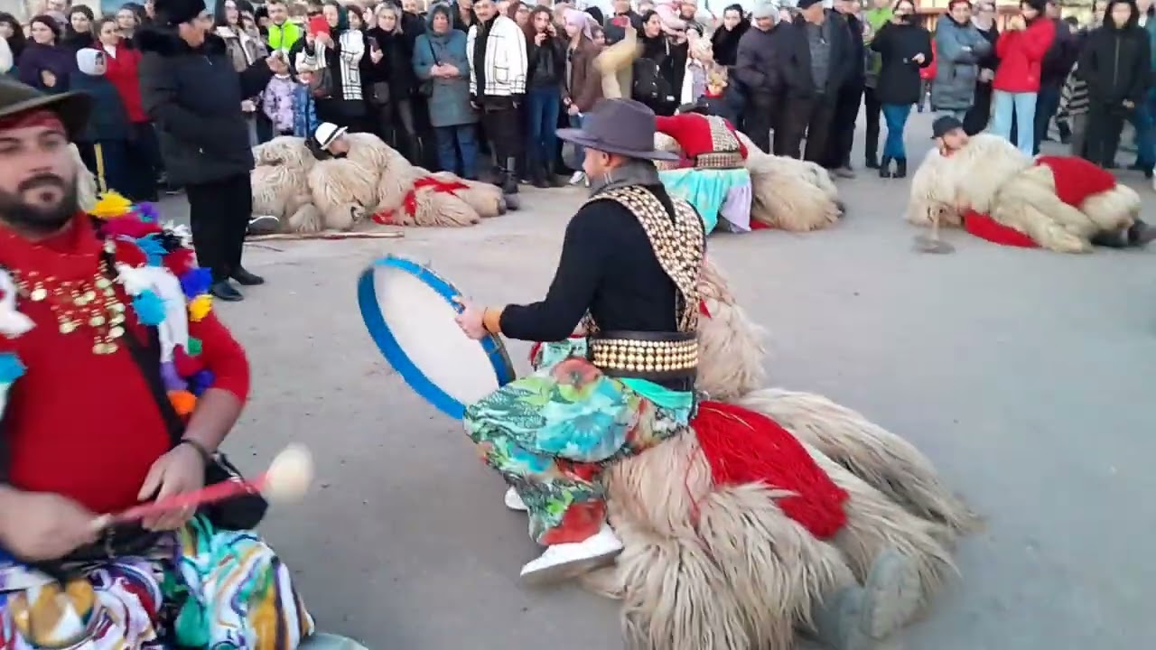 Urșii de la Roșcani tradiții de anul nou 2025