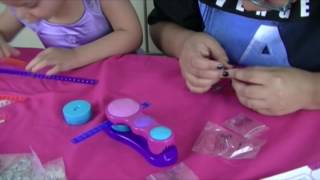 Making jewelry with the CraZjewelz kit by crazart screenshot 1