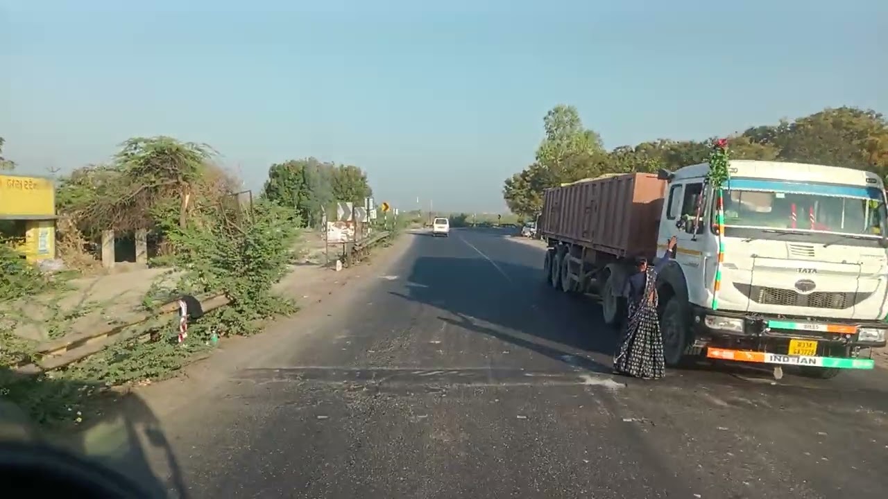 फलों के अंदर स्वागत है और तिल पर के जा रही है गाड़ी के अंदर