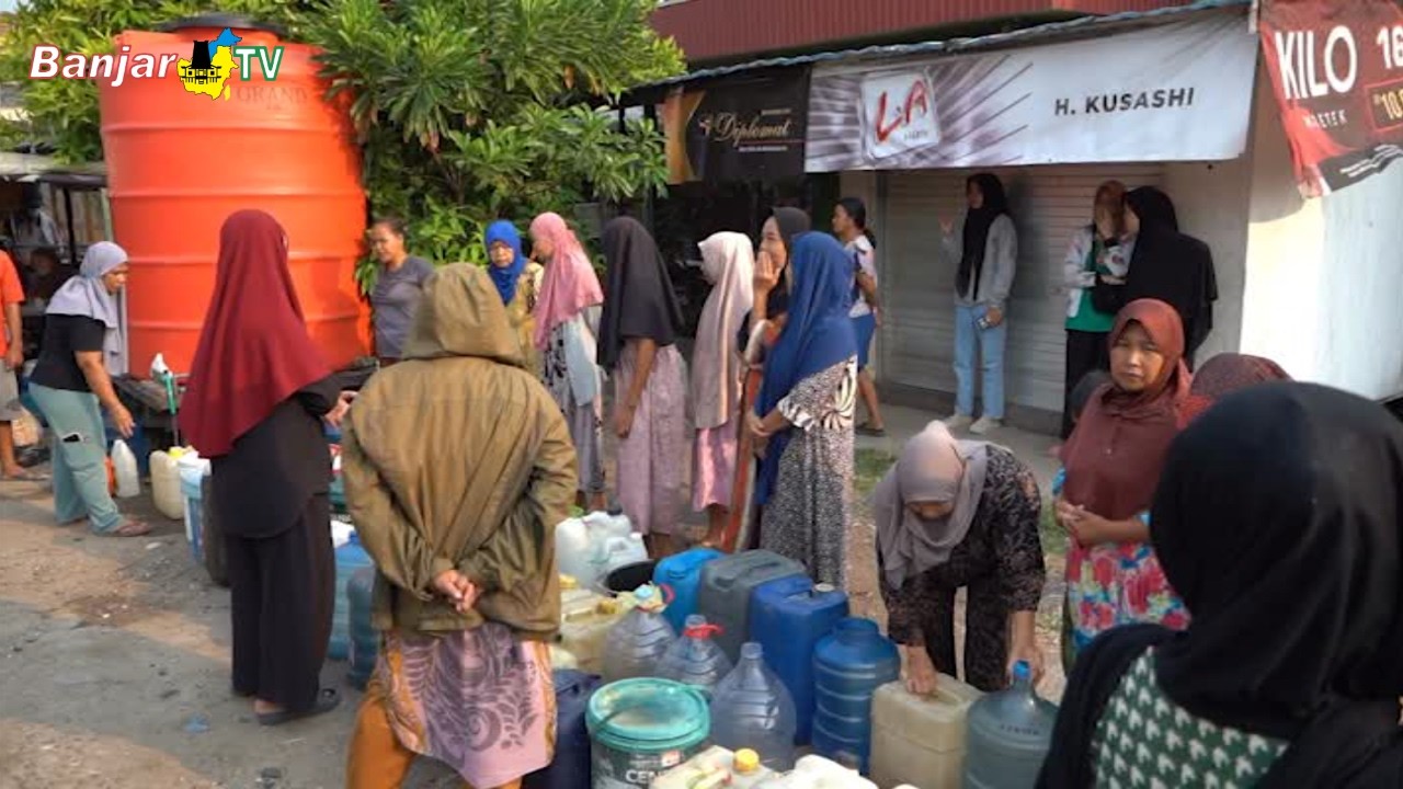 TINJAU DISTRIBUSI AIR BERSIH YAMIN HARAP WARGA KUIN CERUCUK TAK LAGI KESULITAN