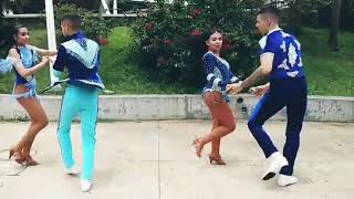 Bailarines en Cali bailando &quot;Querida Amiga&quot; de Raúl San Miguel