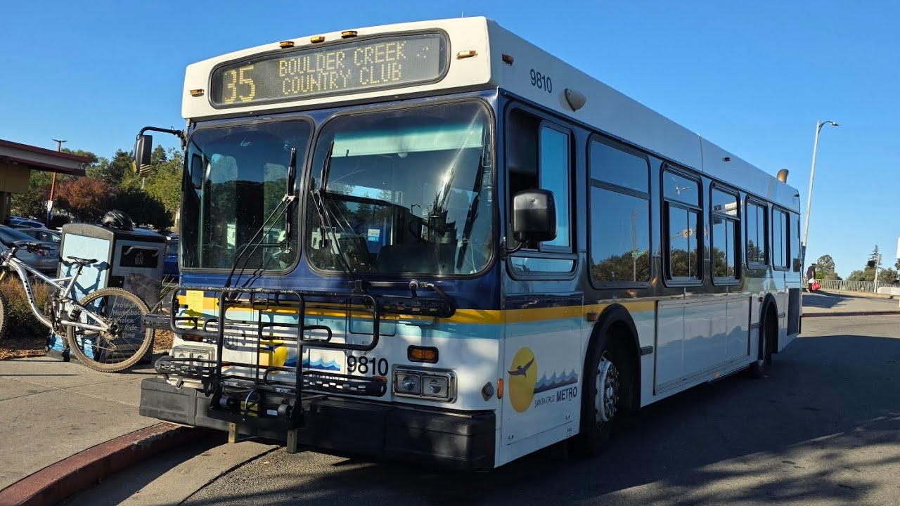 Santa Cruz Metro 1998 New Flyer D35LF #9810