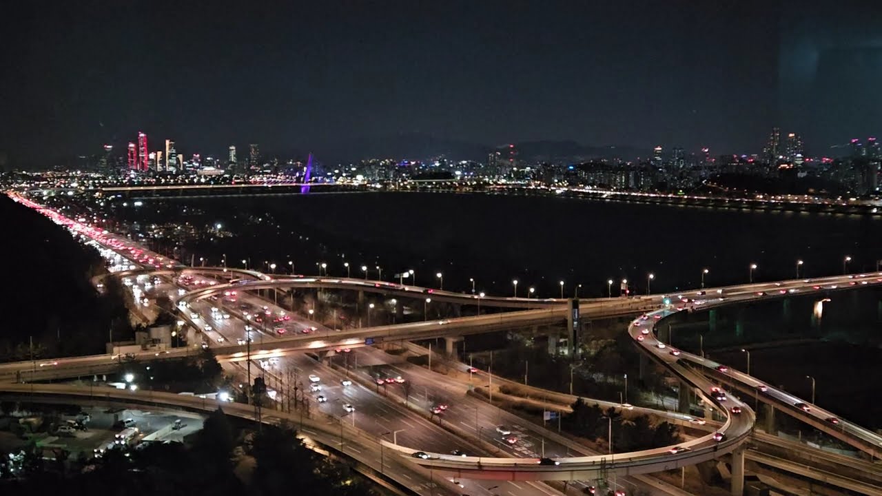 한밤중 강변북로(The Northway of Han river in the midnight, 23th Feb 2025) 