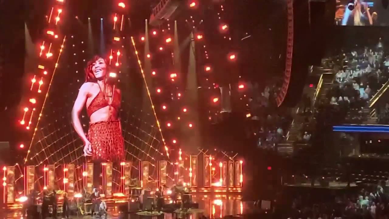 Christina Aguilera performed River Deep Mountain High@2021 Rock&Roll