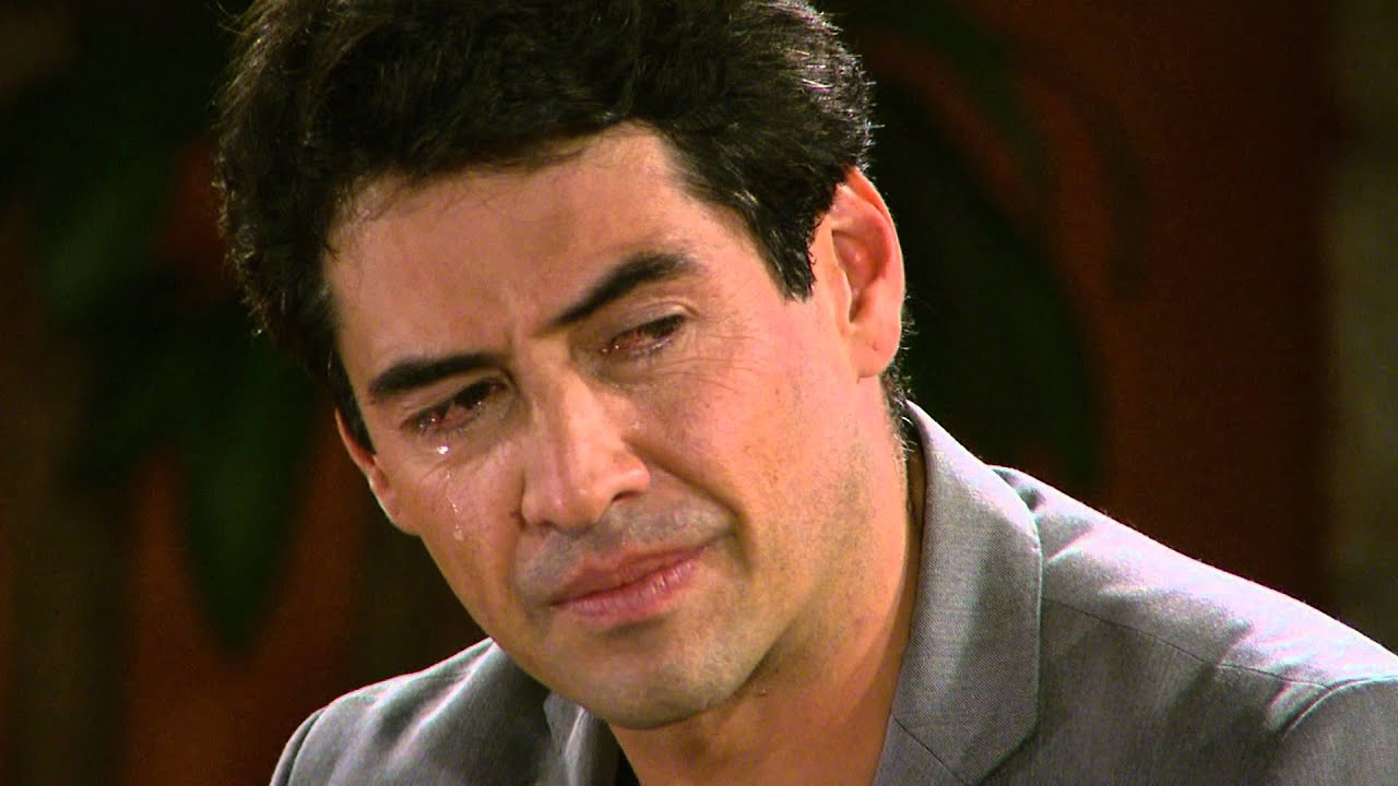 Gabriel, Porras, Llorando.