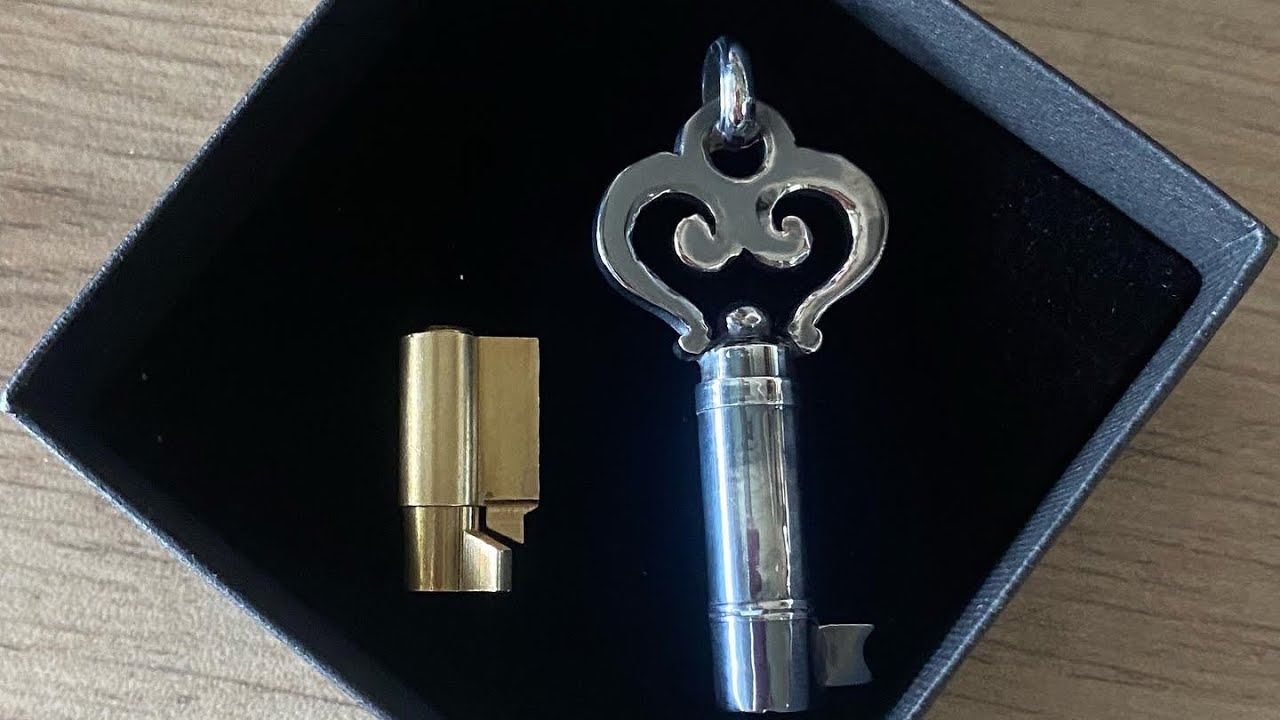 Key Classique The L’Elegance Classique chastity key - YouTube