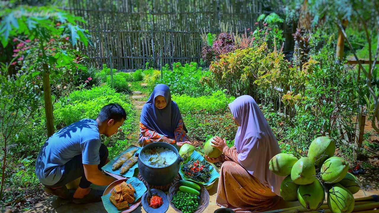 Berkebun, panen kelapa muda, panen kangkung, masak sederhana khas sunda | Hidup di Desa