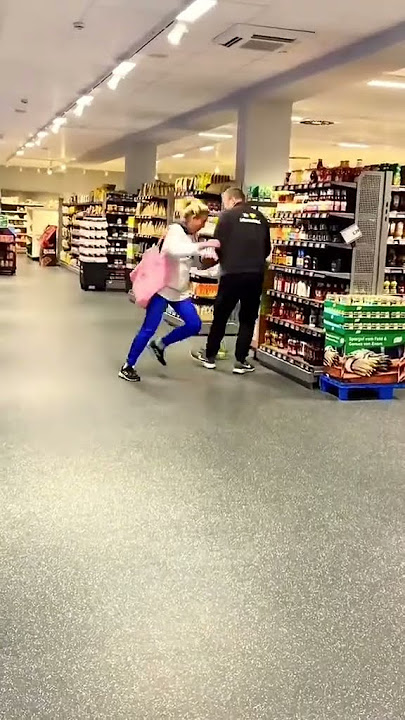 Scare Cam Prank 114 #pranks #scared #jumpy #fun #funny #funnyvideos #bushman #jumpscare #fail #fyp