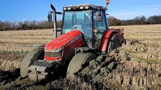 Трактор MASSEY FERGUSON увяз в грязи