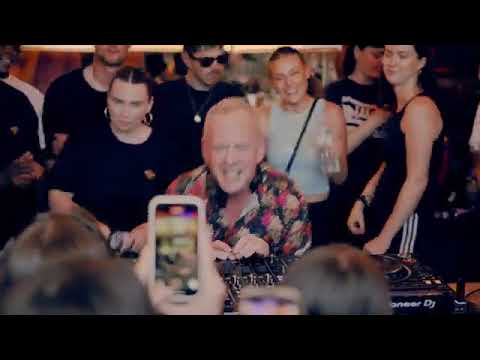 Fatboy Slim  at Northern Soul Chip Shop, Melbourne 2025, plays (Devid Dega -Idiots)