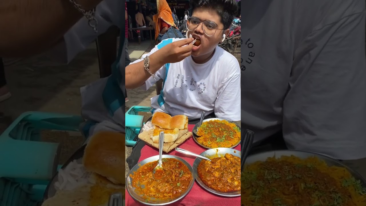 Eating Wajid Pav, Bheja Fry 🤤😋😍 