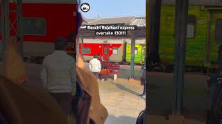 Ranchi Rajdhani Express Overtake GomtiExpress at Shikohabad Junction #trainovertake #rajdhaniexpress