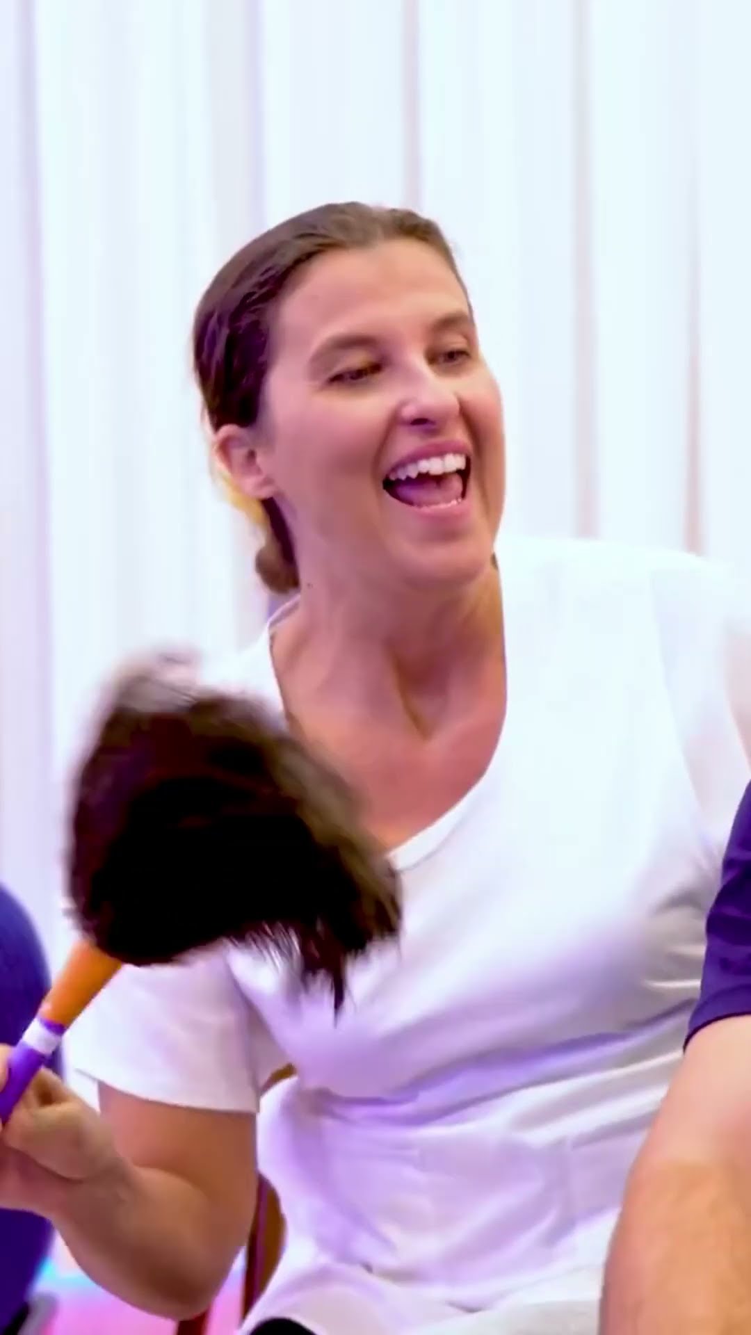 A AMIGA FICOU LINDA