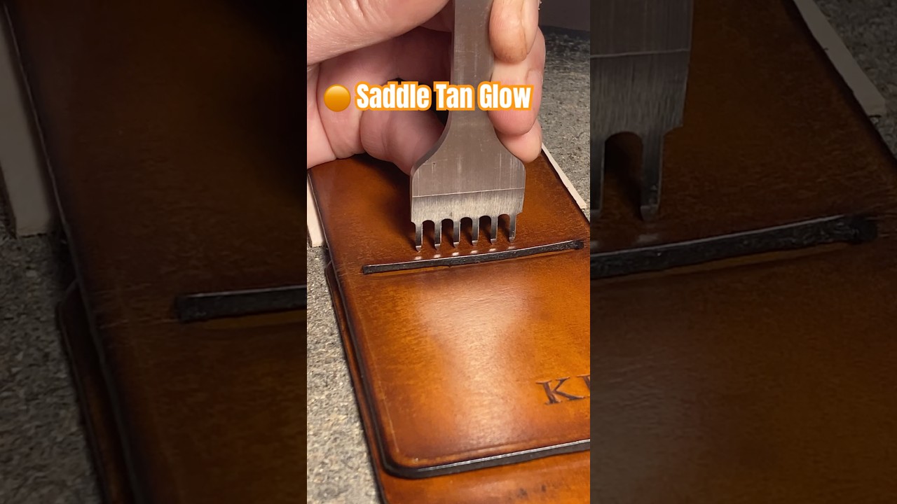 🟠 Handmade saddle tan wallet