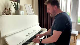 Summertime (G. Gershwin, D. Heywar, I. Gershwin) - Stu McG, piano and vocals