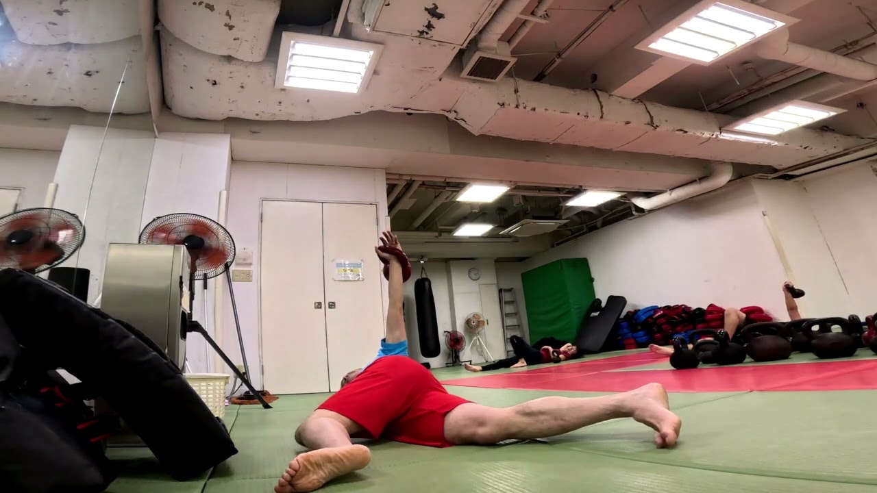 パンチ力、キック力を上げるケトルベル - YouTube