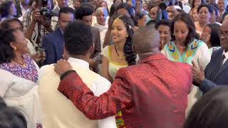 ይሁኔ በላይ በአብርሃም ወልዴ እና በማክዳ ኃ/ሚካኤል የመልስ ዝግጅት ላይ ተገኝቶ ሰርፕራይዝ አደረጋቸው!