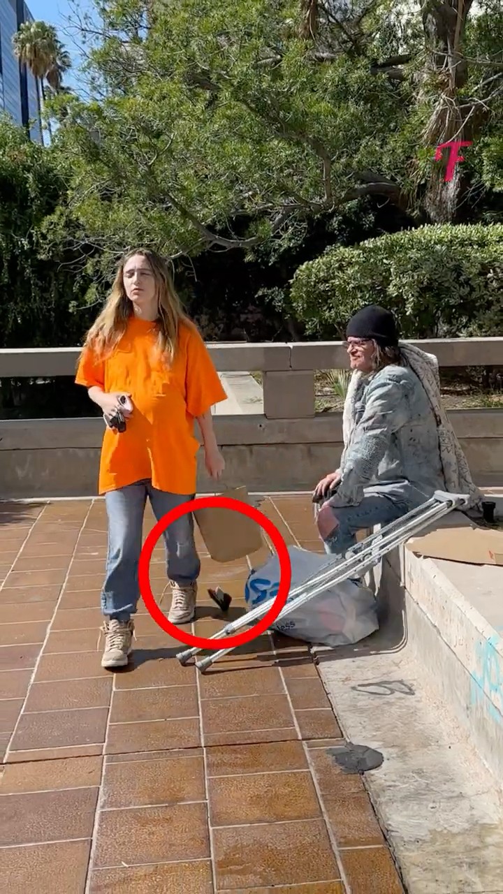A Homeless Man’s Honesty Led to an Unexpected Reward! #shorts