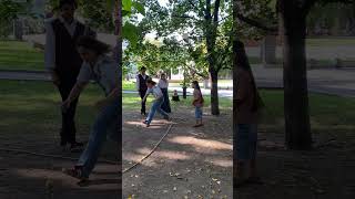 Долго не могла отбить мячик #лапта #дети #семья #прогулка #москва #reels #art #игры #moscow #shots