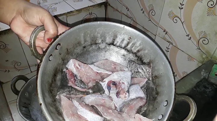 How to wash fish to remove raw smell / how to get rid of fishy smell / how to cook non fishy fish - DayDayNews