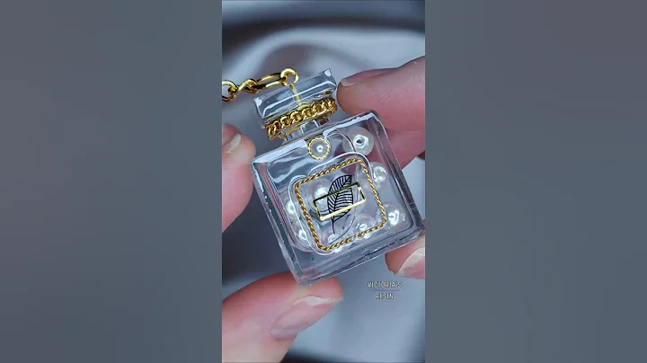 How to make UV resin oil filled shaker bag charm #diy #uvresin #bagcharm #shakercharm