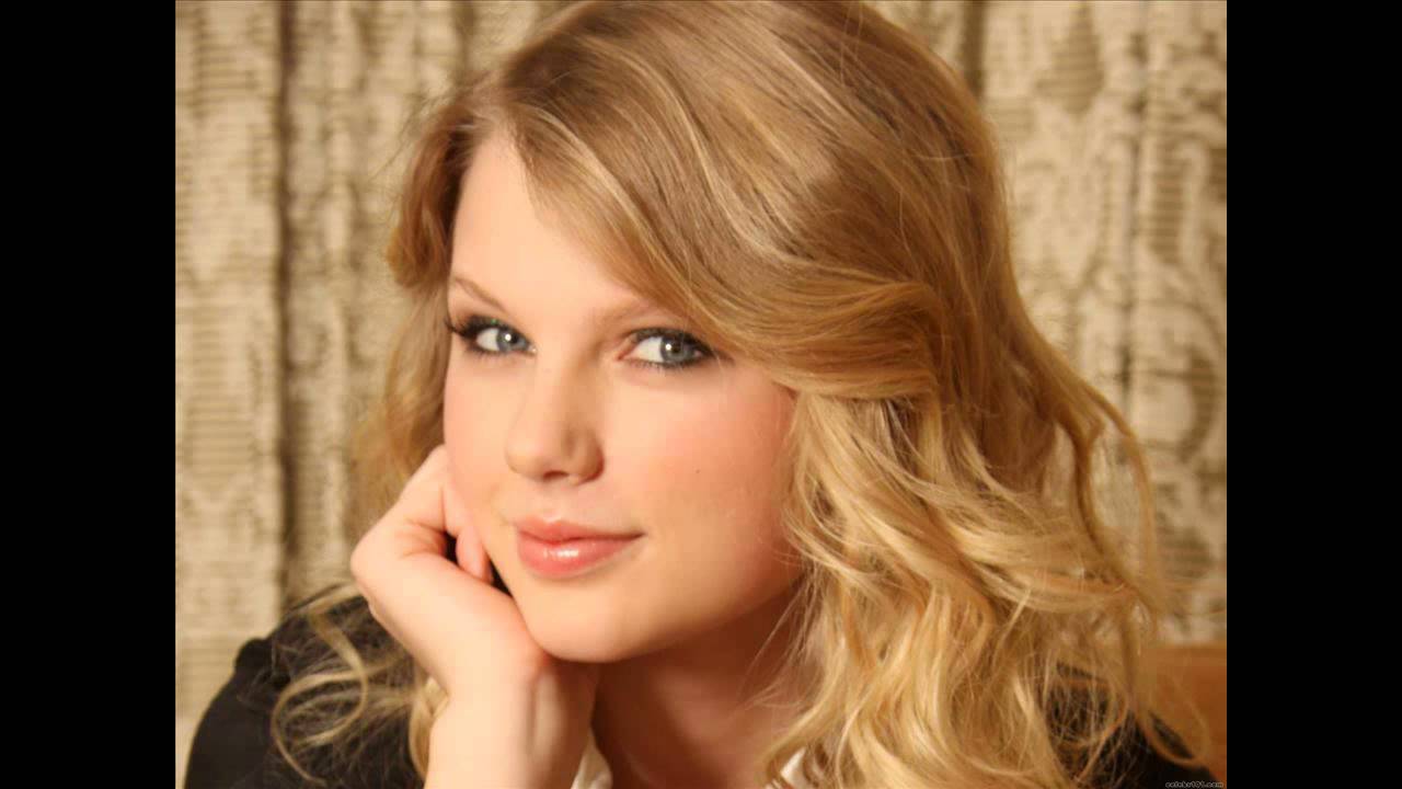 taylor-swift-pose-youtube