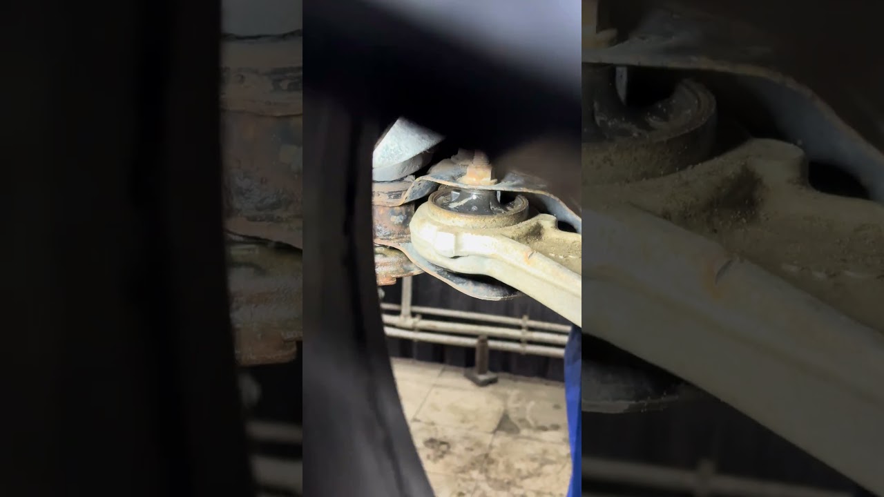 Разорвался сайлент-блок рычага 