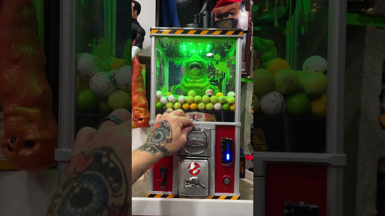 I bought an amazing GHOSTBUSTERS custom GUMBALL MACHINE from Sean! #ghostbusters #slimer #toyhunting