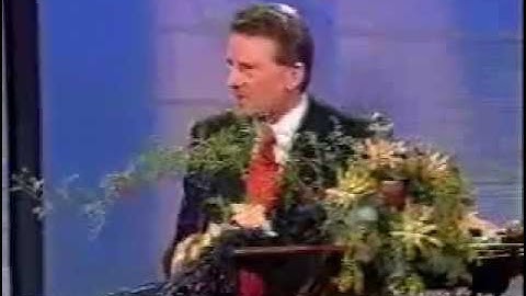 The Footy Show AFL (2003) - Sam tries some Red Back hot chili sauce