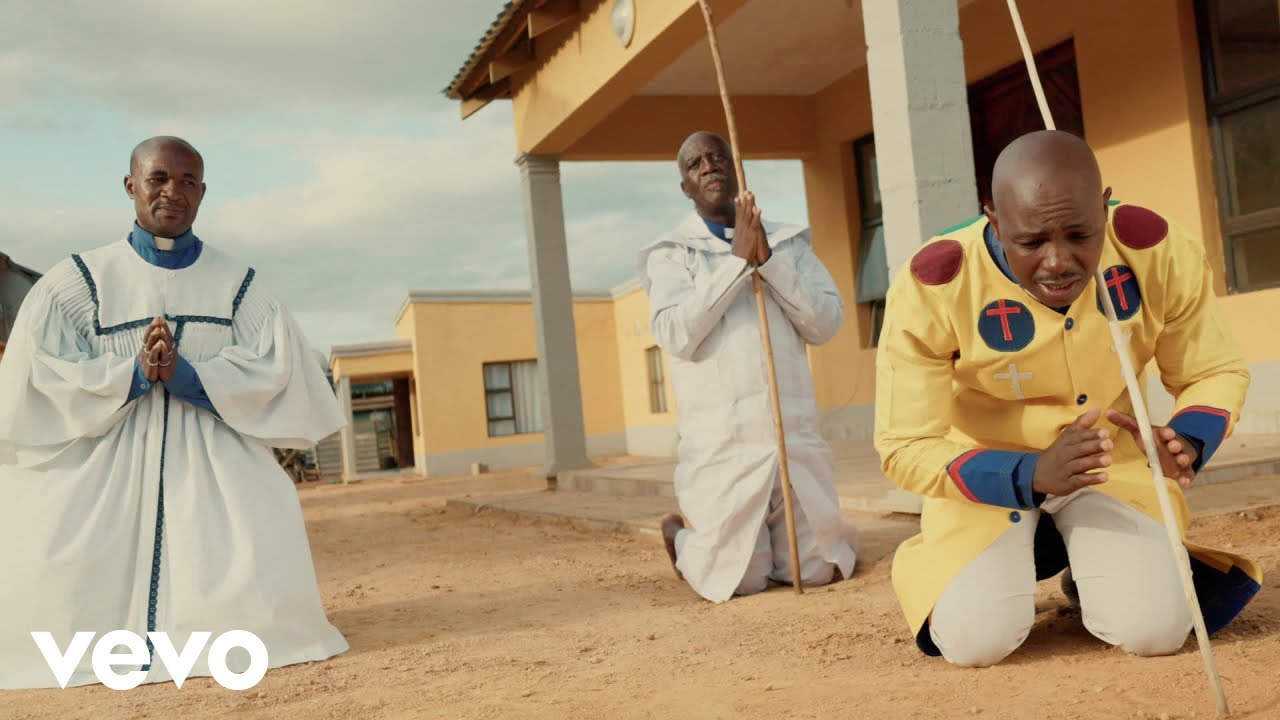 NTENTEZA NEMAKHALANGA - Guqani ngamadolo