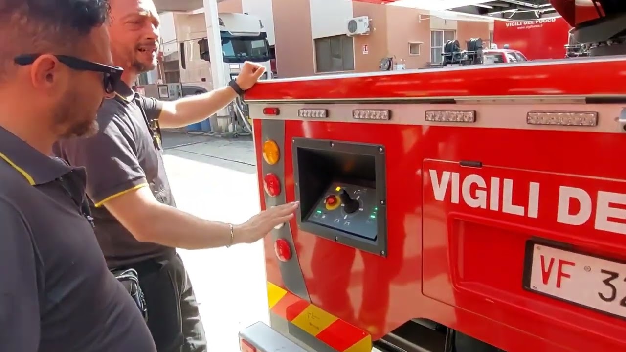 Giornata formativa su nuova Autoscala VV.F. su automezzo Iveco con allestimento Magirus.